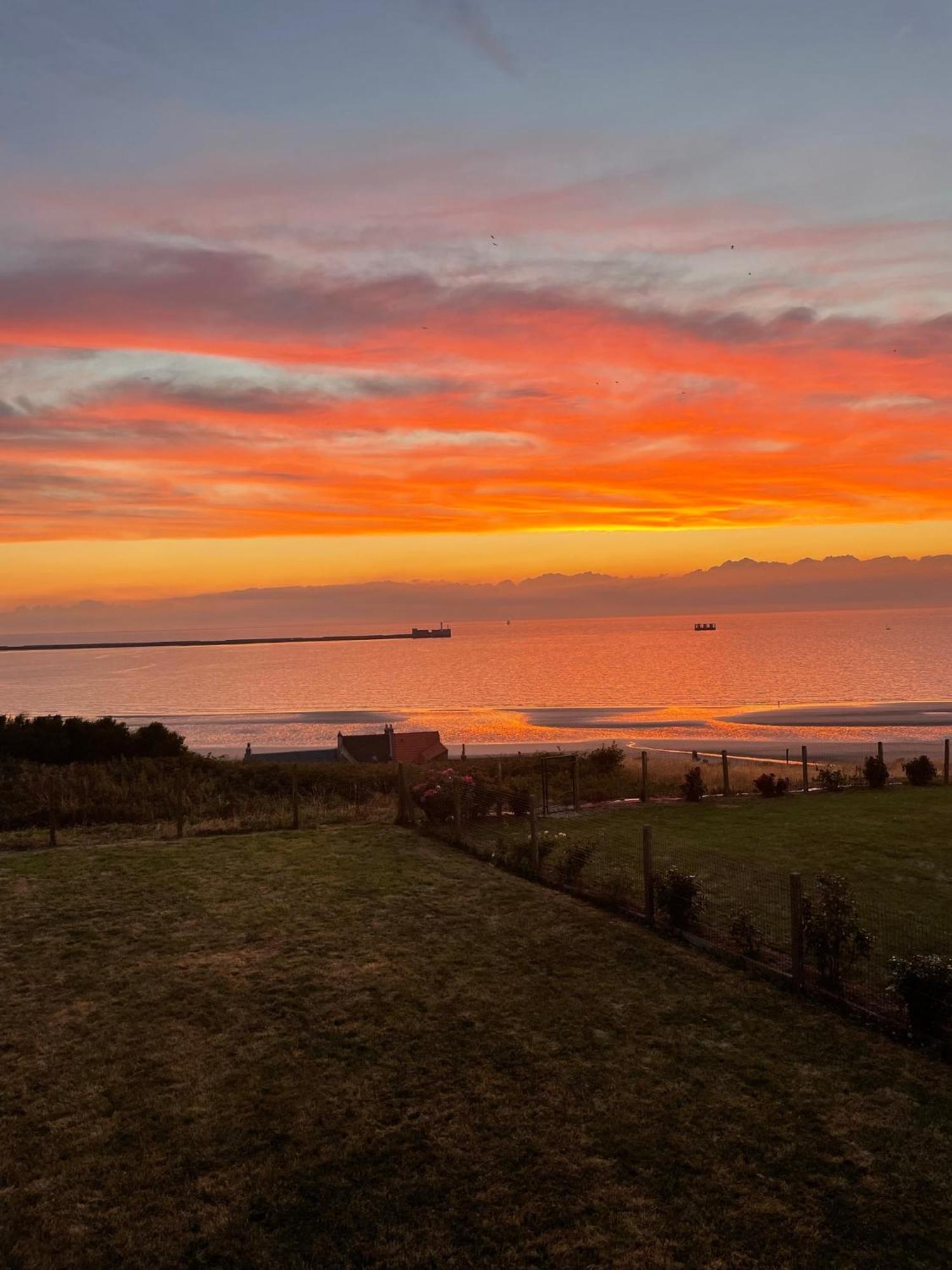 Villa Face Mer Aux Magnifiques Couchers De Soleil 5 Mn De Nausicaa Boulogne-sur-Mer Luaran gambar